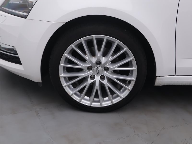 Škoda Octavia 1,5 TSI 110kW DSG Style LED - fotka 22 z 29