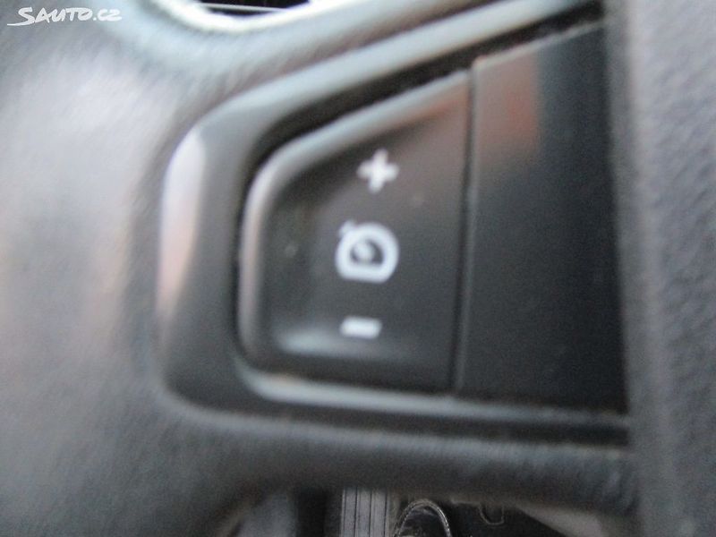 Renault Grand Scénic 1,2TCE-97KW-KOUPEN ČR+STK - fotka 19 z 23