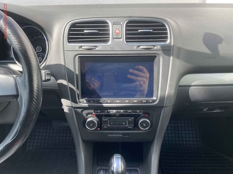 Volkswagen Golf (2011) 1.2 TSi, ČR, Trendline, DSG - fotka 12 z 16