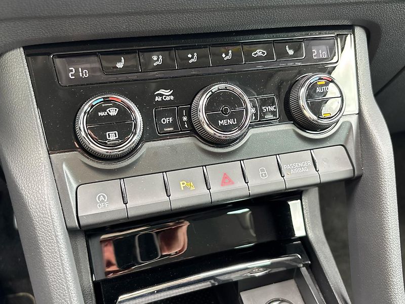 Škoda Karoq DSG SELECTION - fotka 20 z 26