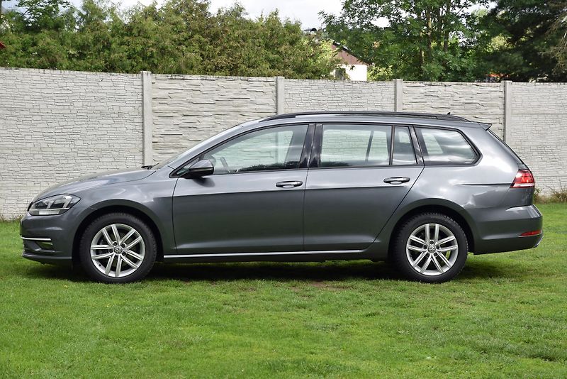 Volkswagen Golf 1.6 TDi CR DSG COMFORTLINE,NAV - fotka 5 z 50
