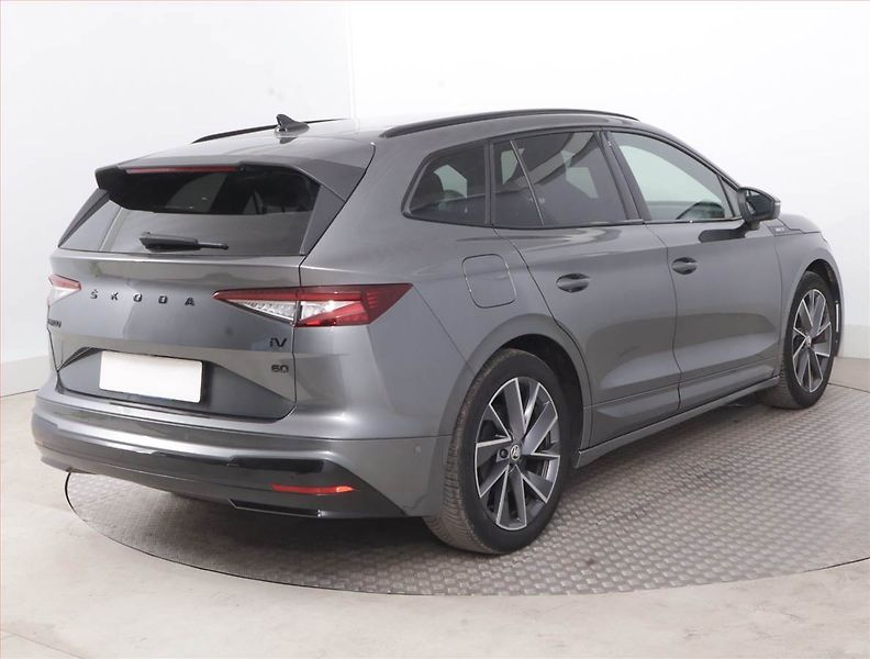 Škoda Enyaq (2023) Sportline 60 (62 kWh), SoH 93% - fotka 5 z 21