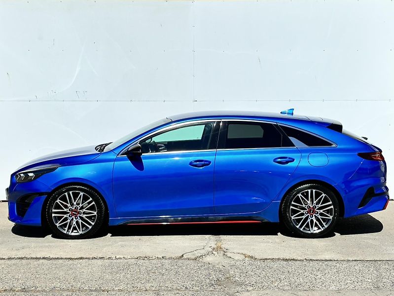 Kia ProCeed 1.6 T-GDI 150kW 7DCT GT - fotka 8 z 22