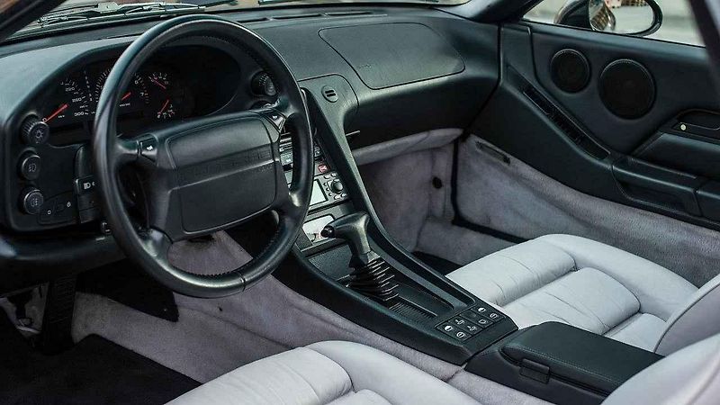 Porsche 928 GTS.