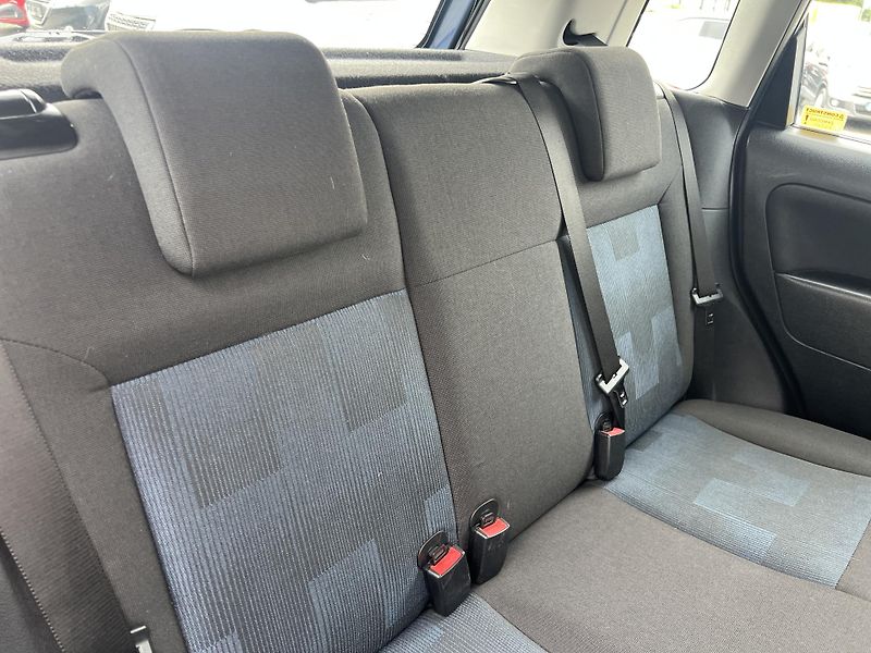 Ford Fiesta 1.3i 51Kw ČR TAŽNÉ KLIMA - fotka 24 z 36