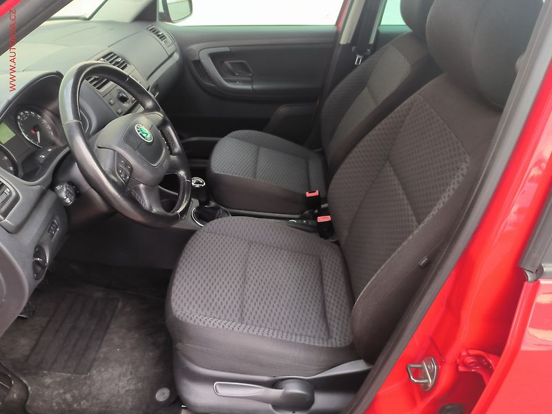 Škoda Fabia (2010) 1.2TSI, 1.maj, AC, výhřev sed - fotka 9 z 16
