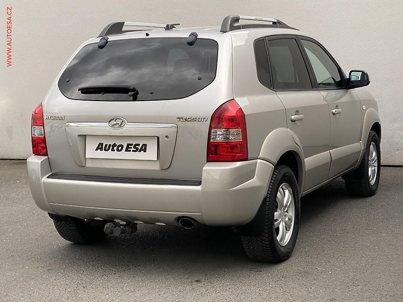 Hyundai Tucson (2006) 2.0i, AC, TZ, výhřev sed - fotka 4 z 16
