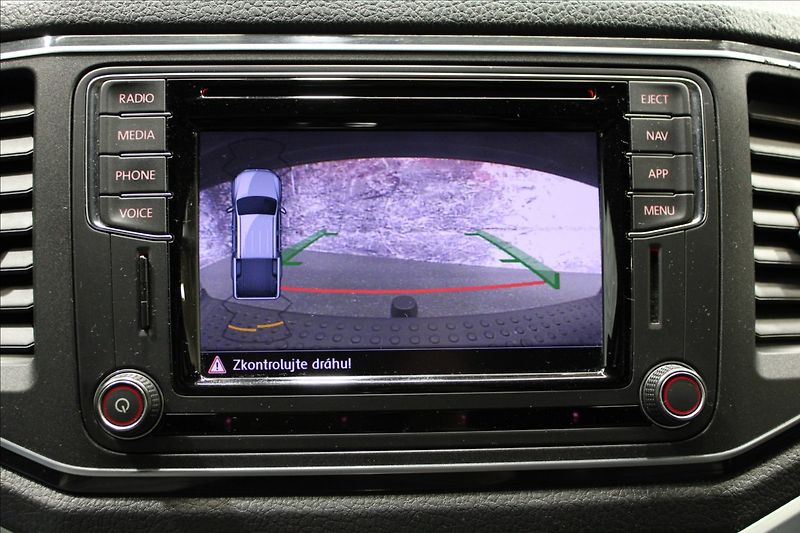 Volkswagen Amarok 3,0 TDI V6 4x4 CZ 1.majitel - fotka 26 z 33