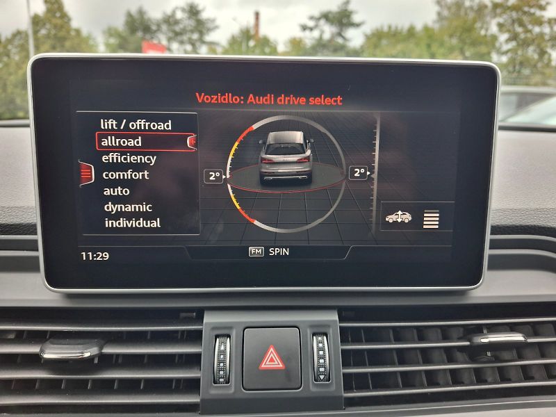 Audi Q5 (2020) S-Line DSG Quattro 2.0TDi 140k - fotka 26 z 35