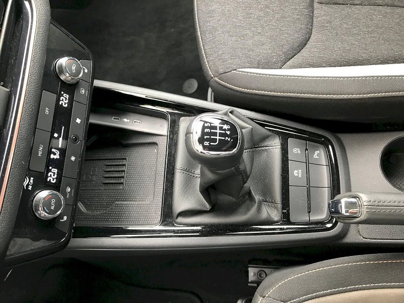Škoda Kamiq (2025) TOP SELEC TSI 85/1.0 M6F - fotka 22 z 28