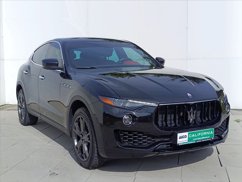 Maserati Levante 3,0 V6 Q4 Kůže,Kamera,Bi-xenon - fotka 4 z 40
