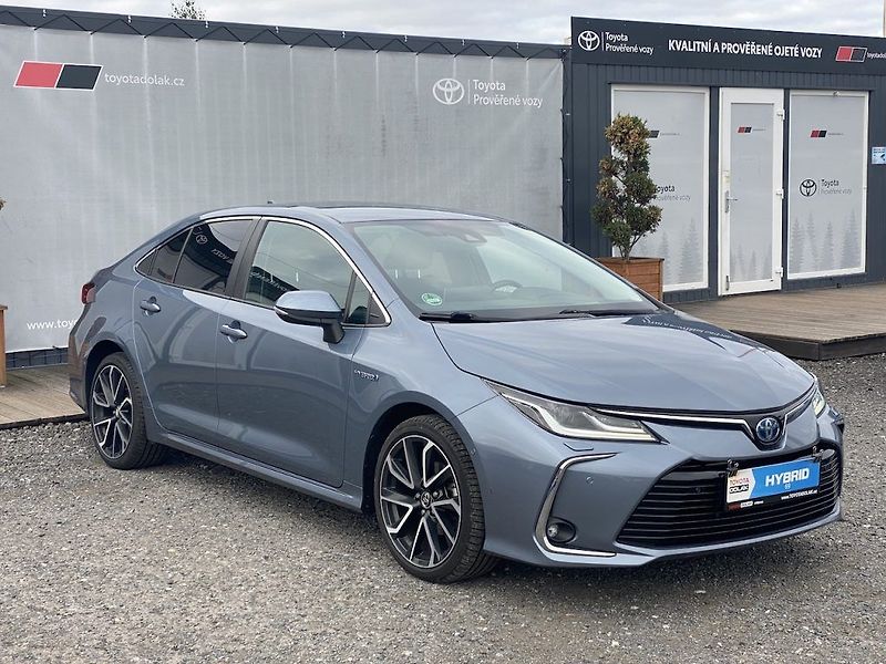 Toyota Corolla 1.8HSD, ČR, Executive VIP - fotka 1 z 23