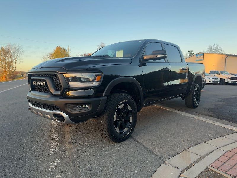 Dodge RAM (2022) 1500 Rebel 3,0 EcoDiesel 2022 - fotka 2 z 19