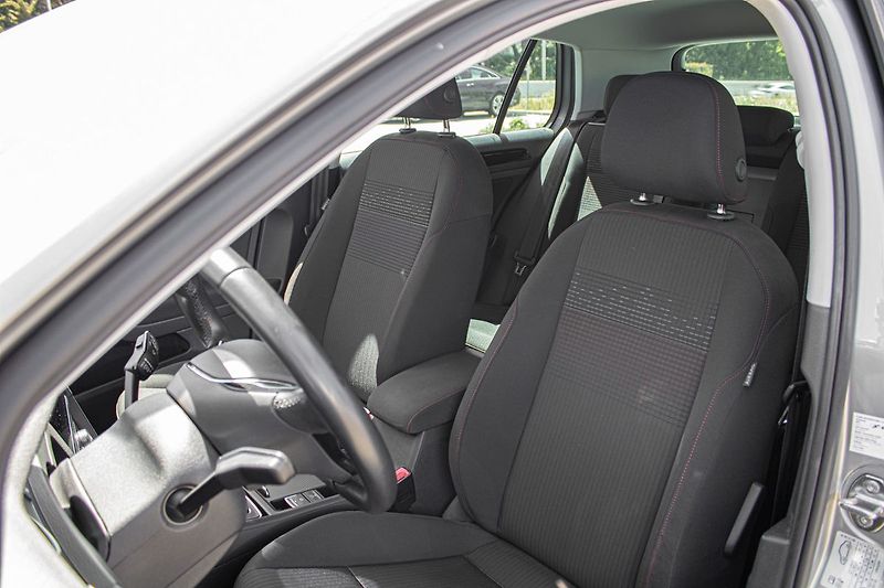 Volkswagen Golf - fotka 10 z 25