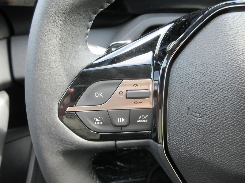 Peugeot 308 (2025) SW STYLE Hybrid 145 e-DCS6 - fotka 17 z 31