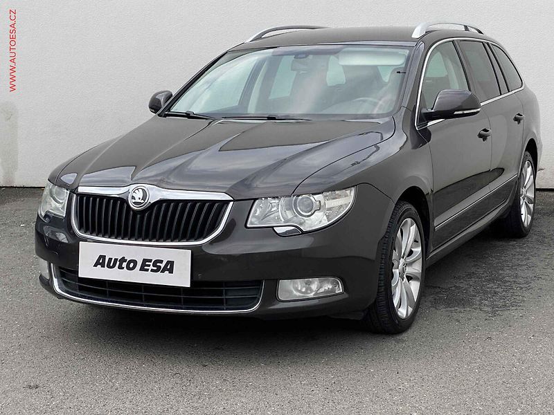Škoda Superb (2010) 2.0TDi, DSG, xenon, park - fotka 3 z 19