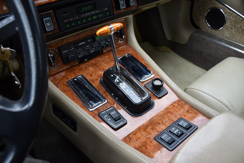 Jaguar XJS (1990) 5.3 V12 CLASSIC COLLECTION - fotka 20 z 49