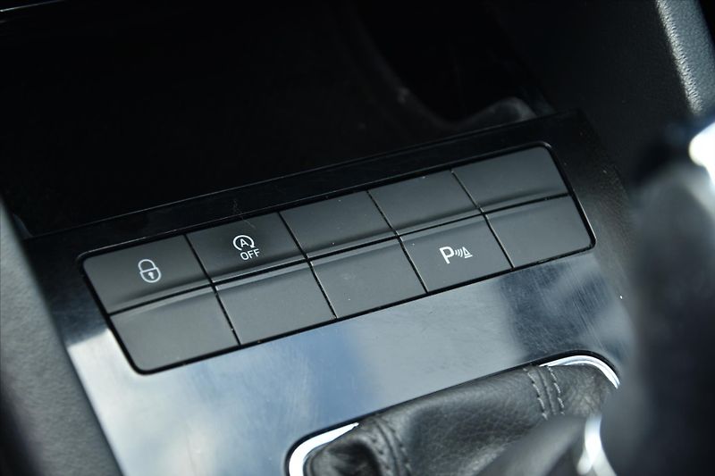 Škoda Octavia 1.6 TDI 85kW DSG STYLE ČR - fotka 23 z 24