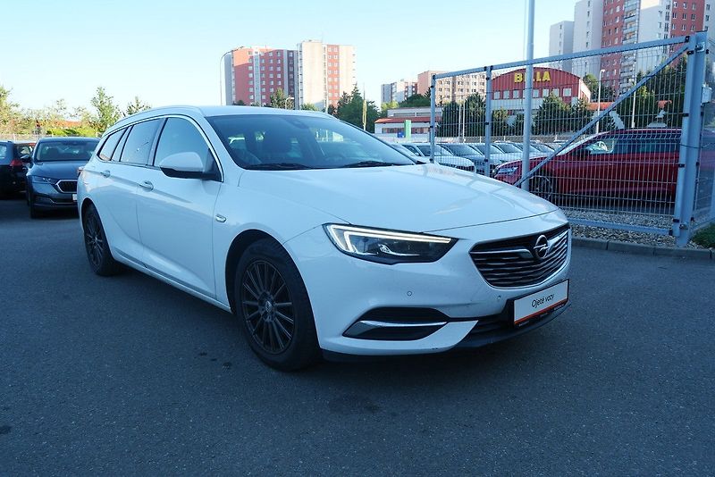 Opel Insignia - fotka 3 z 6