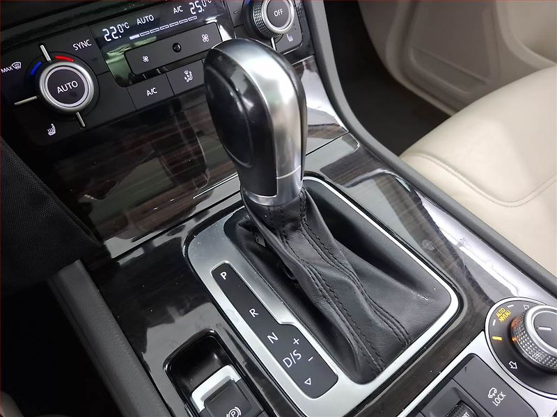 Volkswagen Touareg (2015) 3.0 TDI - fotka 13 z 27