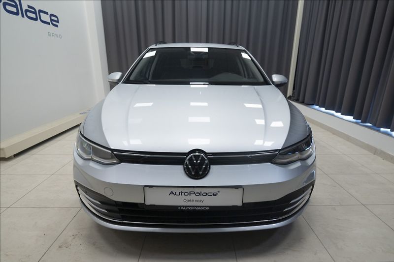 Volkswagen Golf 1,5 TSI KEYLESS KAMERA VÝHŘEV - fotka 2 z 42