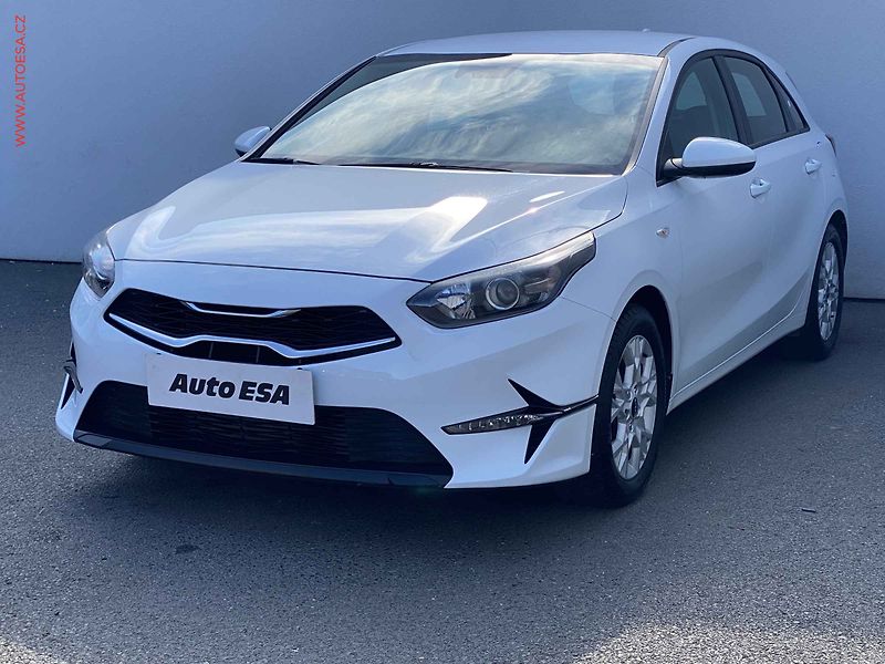 Kia Ceed (2023) 1.5 T-GDi, 1.maj,ČR, Spin - fotka 3 z 16