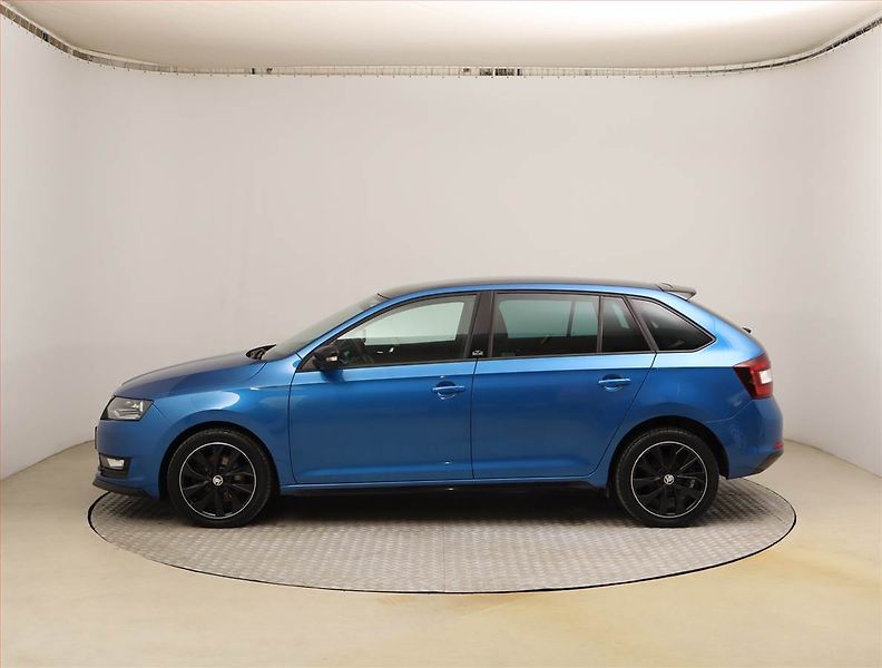 Škoda Rapid (2017) Spaceback 1.0 TSI, Xenony - fotka 3 z 22