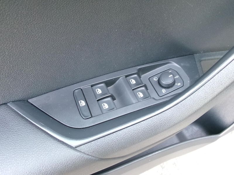 Škoda Karoq (2023) 2,0TDI DSG ACC BT  - fotka 9 z 28