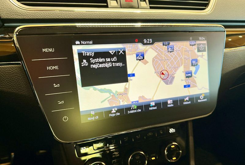 Škoda Superb 2.0 TDi 140 Kw DSG L&K - fotka 20 z 38