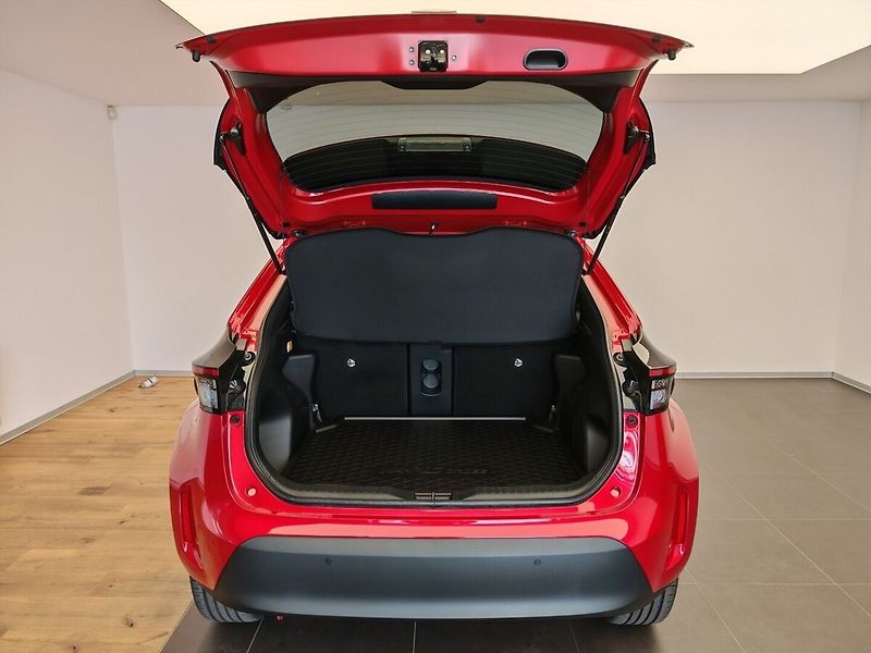 Toyota Yaris Cross 1.5 Hybrid 4x4 Style - fotka 11 z 41