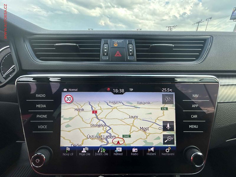 Škoda Superb (2020) 2.0 TDi, DSG - fotka 17 z 20