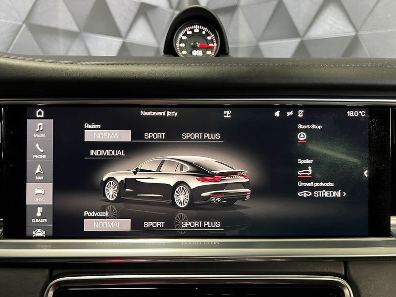 Porsche Panamera 4S DIESEL PDLS, WEBASTO - fotka 18 z 37