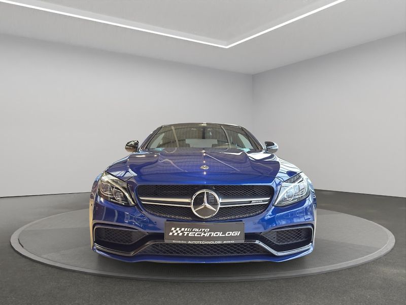 Mercedes-Benz Třídy C (2018) Mercedes-AMG C 63 kupé - fotka 2 z 22
