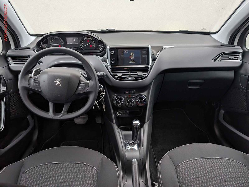 Peugeot 208 (2016) 1.2 PT, ČR, AC, výhřev sed - fotka 8 z 16