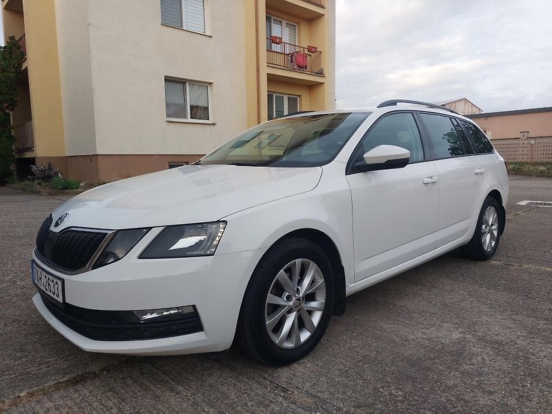 Škoda Octavia 1,6 TDi 85kw Ambition PLUS ČR - fotka 3 z 18