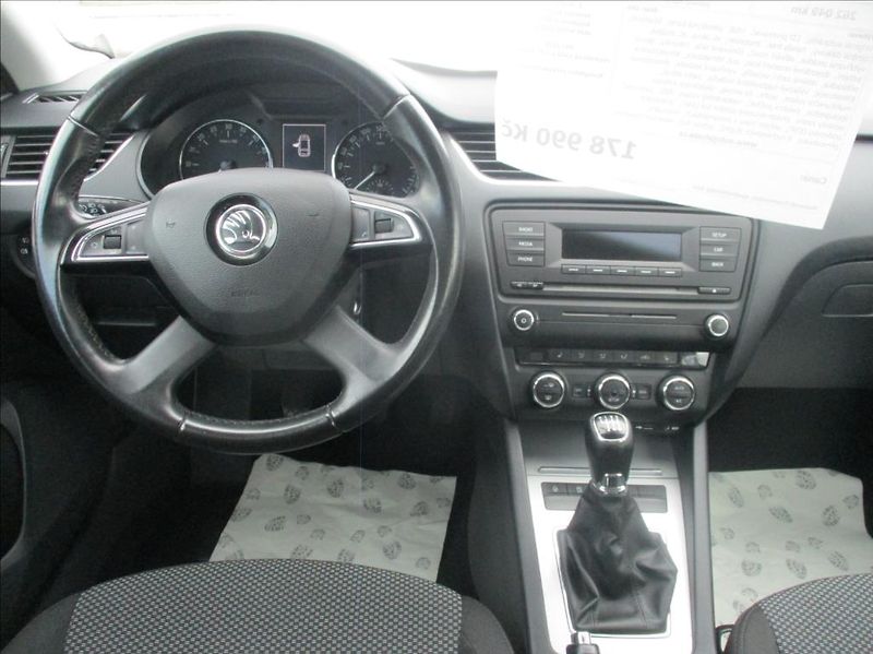 Škoda Octavia 2,0 TDI, serviska, digi klima, - fotka 16 z 49