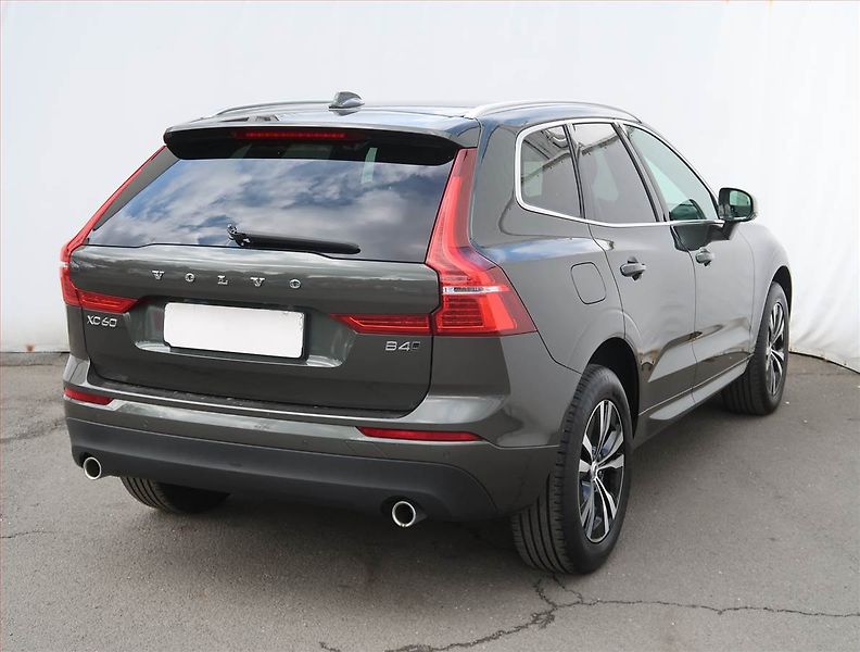 Volvo XC60 (2021) B4 AWD, 4X4,Automat,MHEV,45TKM - fotka 5 z 19