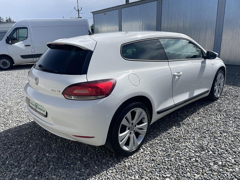 Volkswagen Scirocco 1.4TSi 125PS SPORT EDITION TOP - fotka 12 z 178