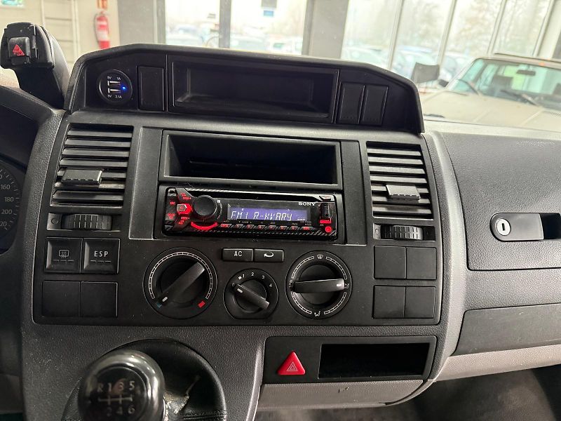 Volkswagen Transporter (2005) 4X4, KLIMA, TAŽNÝ, 9-MÍST - fotka 12 z 13