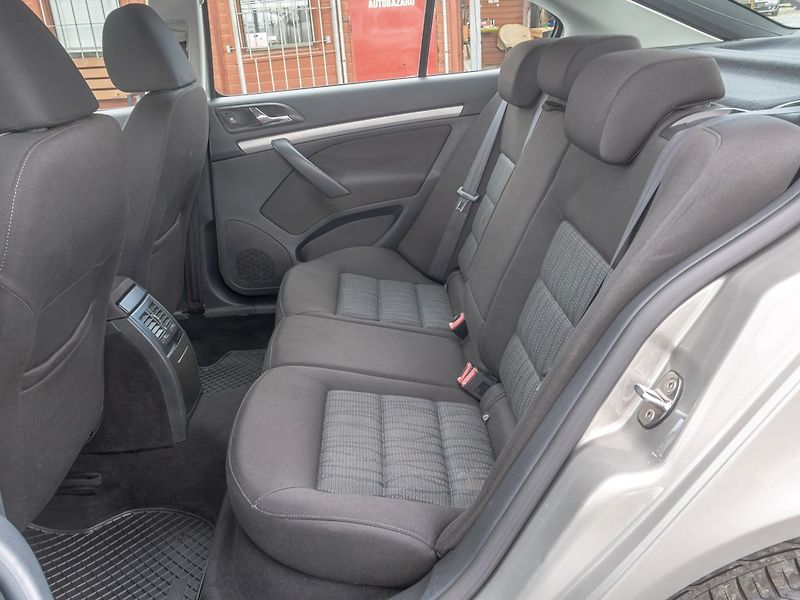 Škoda Octavia (2011) ČR 2.0TDI 103KW – VÝHŘEV - fotka 33 z 42