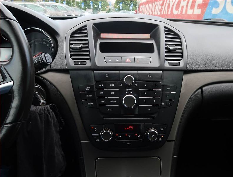 Opel Insignia (2009) 2.0 CDTI, po STK, oblíbený vůz - fotka 12 z 20