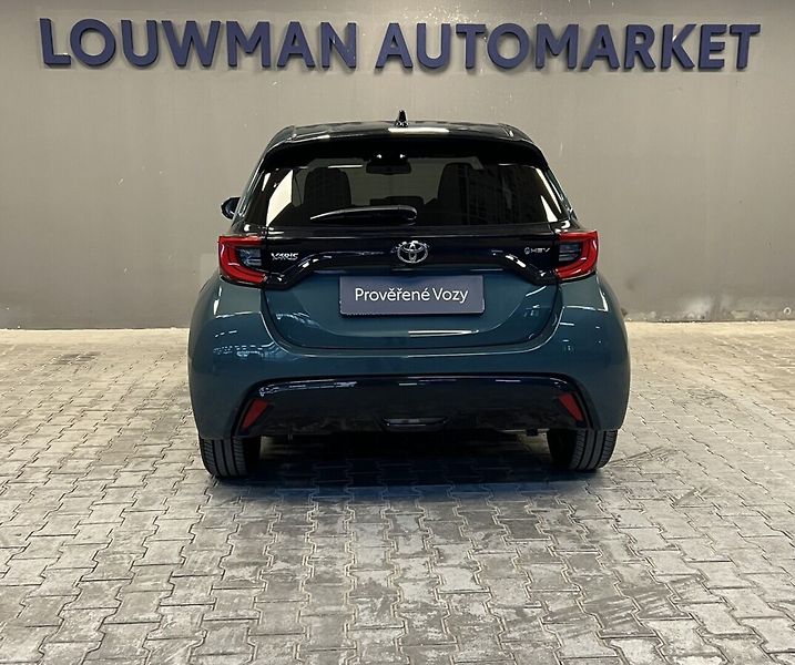Toyota Yaris 1.5 Hybrid AT EXECUTIVE VIP SK - fotka 16 z 18