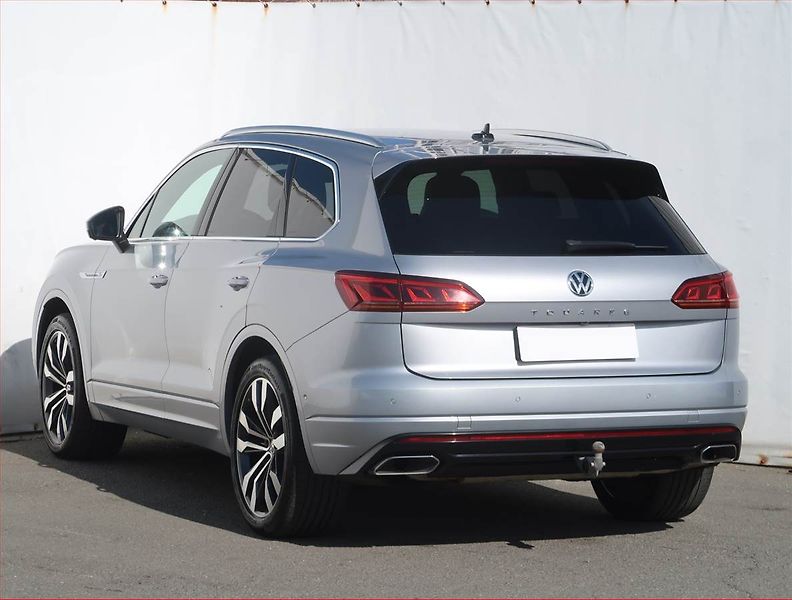 Volkswagen Touareg (2019) R-Line 3.0 TDI - fotka 4 z 27