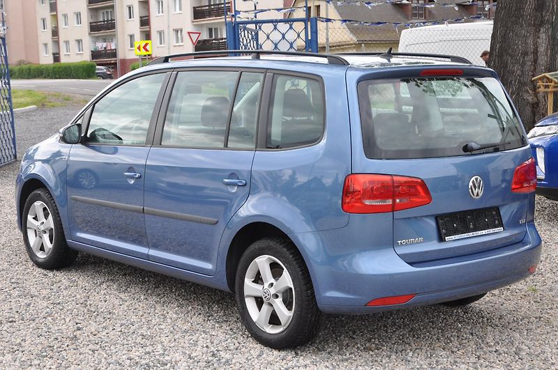 Volkswagen Touran 1.6TDi 77kW 7.míst - fotka 4 z 13