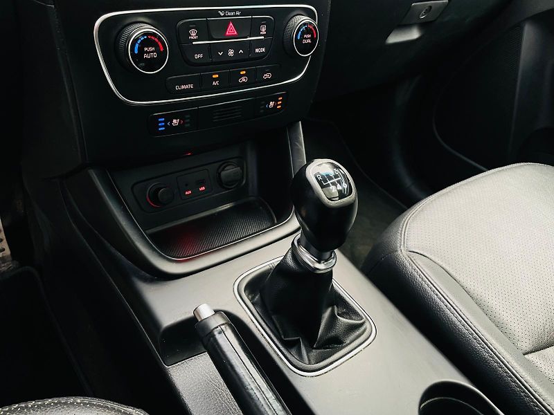 Kia Sorento 2.2D 4x4 MANUÁL KAMERA TAŽNÉ - fotka 40 z 48