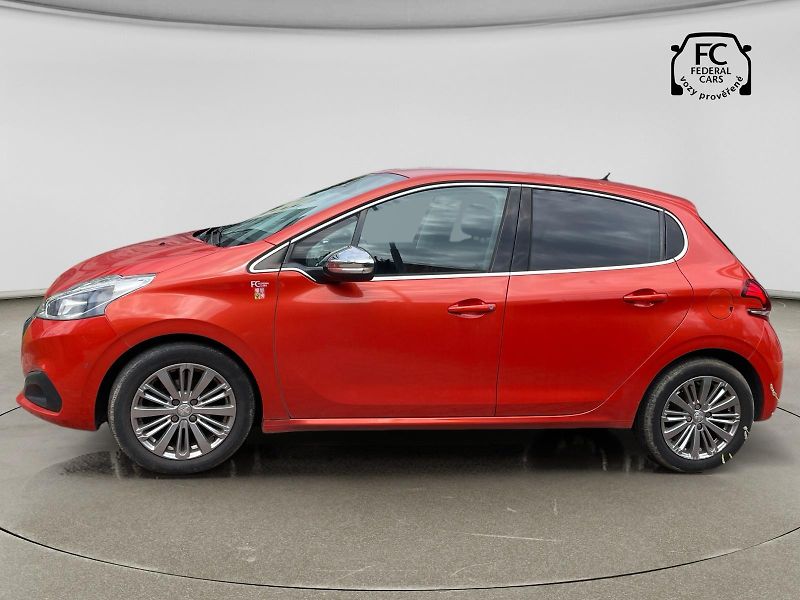 Peugeot 208 (2017) ALLURE 1.2 PureTech 110k S&S M - fotka 3 z 14