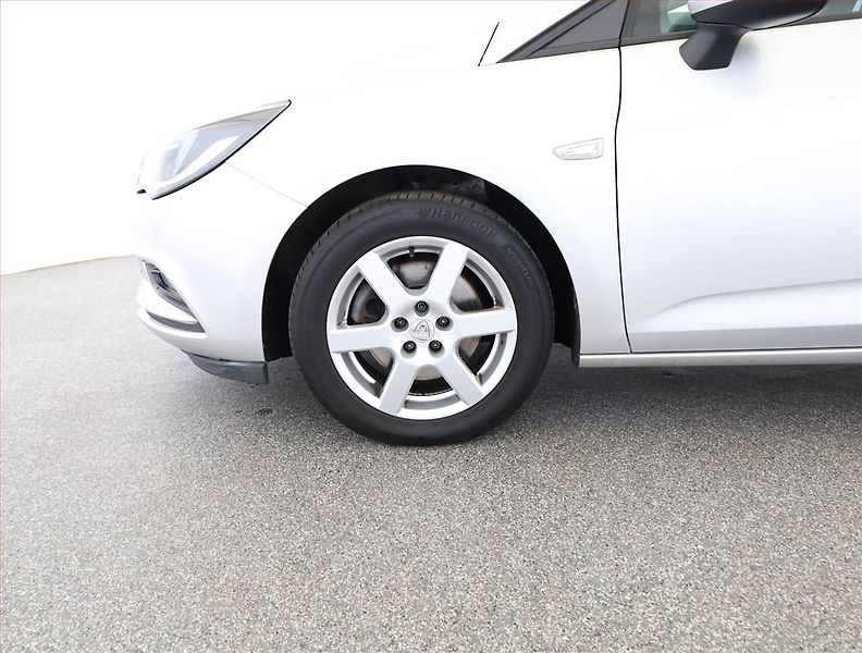 Opel Astra (2016) 1.6 CDTI, Serv.kniha, Tempomat - fotka 19 z 19