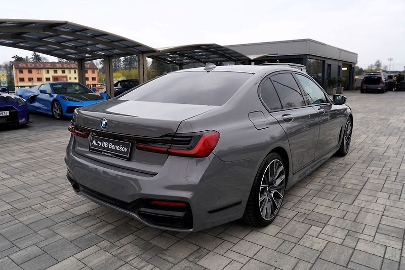 BMW Řada 7 730d xDrive/Mpaket/9AT/Lasery - fotka 6 z 47