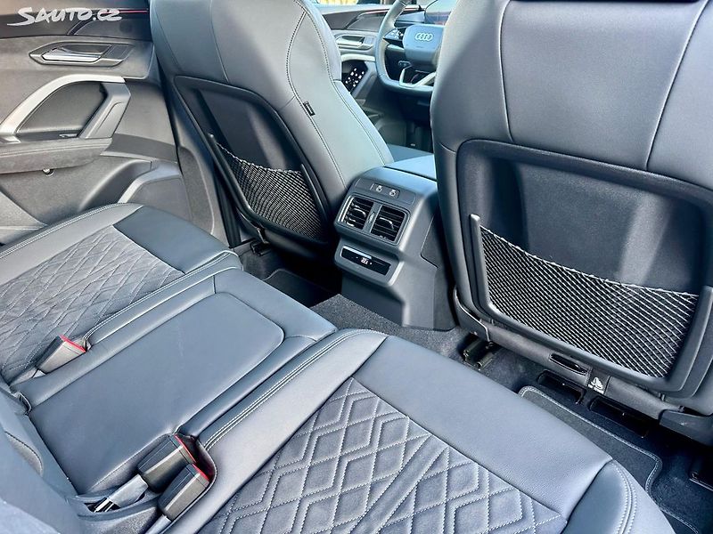 Audi Q5 2.0 TDI SPORTBACK 4x4 S-LINE - fotka 39 z 45