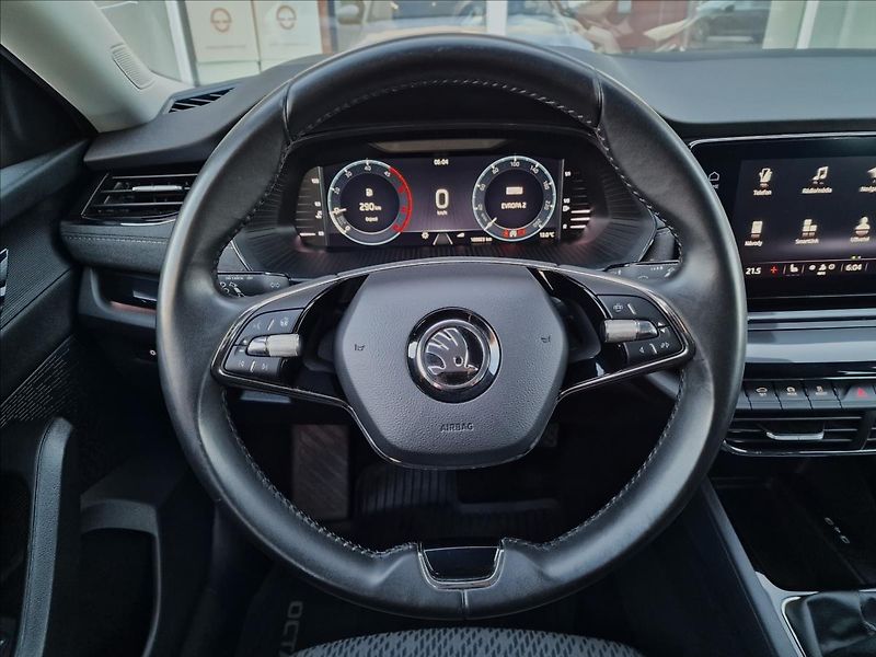 Škoda Octavia 2.0 TDI Style Tažné,ČR,1.Maj. - fotka 21 z 50